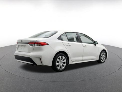 Used 2025 Toyota Corolla LE FWD image 9