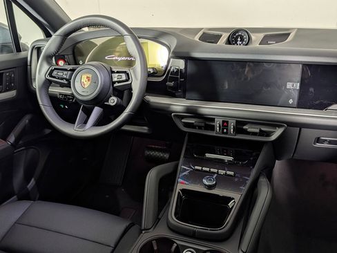 New 2026 Porsche Cayenne image 23