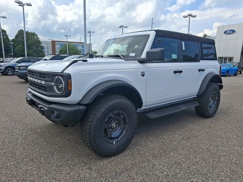 New 2025 Ford Bronco Big Bend w/ Black Diamond Package image 3