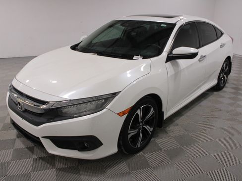 Used 2017 Honda Civic Touring image 30