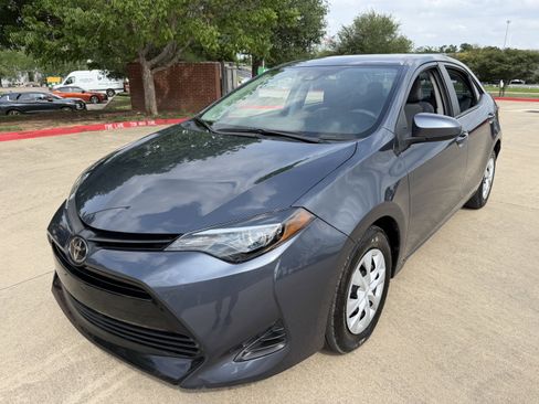 Used 2019 Toyota Corolla L image 3