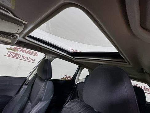 Used 2020 Subaru Forester Premium AWD/4WD image 10