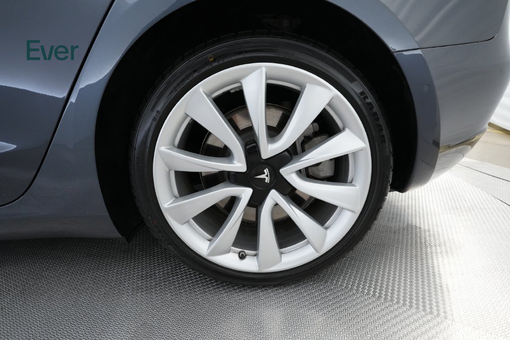 Used 2018 Tesla Model 3 Mid Range RWD image 9