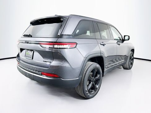 Used 2023 Jeep Grand Cherokee Limited w/ Black Appearance Package image 9