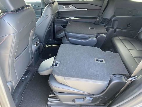 New 2026 Ford Explorer ST-Line w/ ST-Line Street Pack RWD image 11