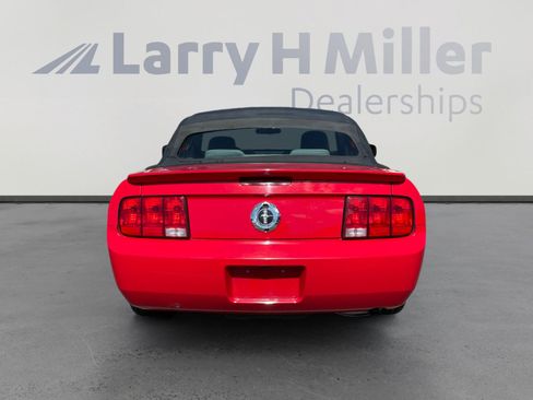 Used 2008 Ford Mustang Convertible RWD image 4