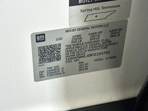 Used 2023 GMC Acadia SLT FWD image 12