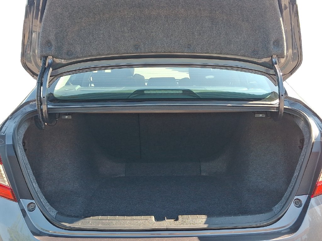 Used 2018 Honda Accord EX image 28