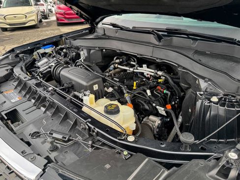 Used 2022 Ford Explorer XLT w/ Equipment Group 202A image 32