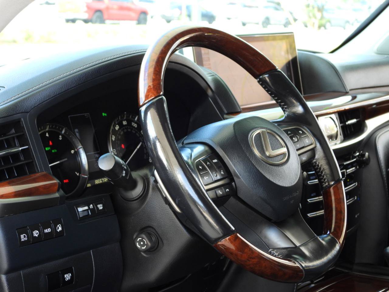 Used 2016 Lexus LX 570 4WD image 80