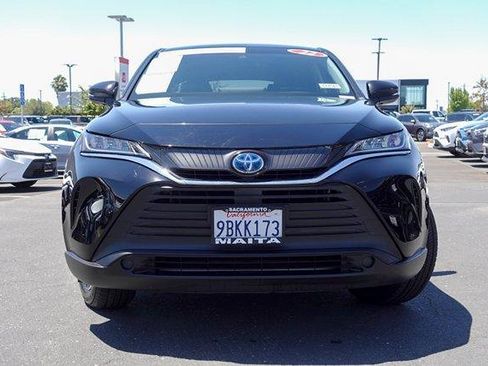 Certified 2022 Toyota Venza LE AWD/4WD image 3