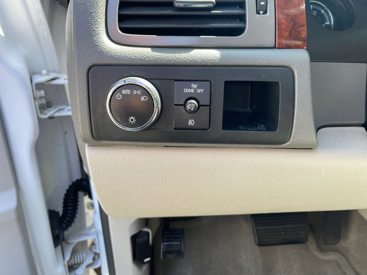 Used 2014 Chevrolet Tahoe LT RWD image 21