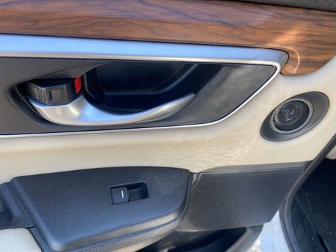 Used 2022 Honda CR-V Touring image 21