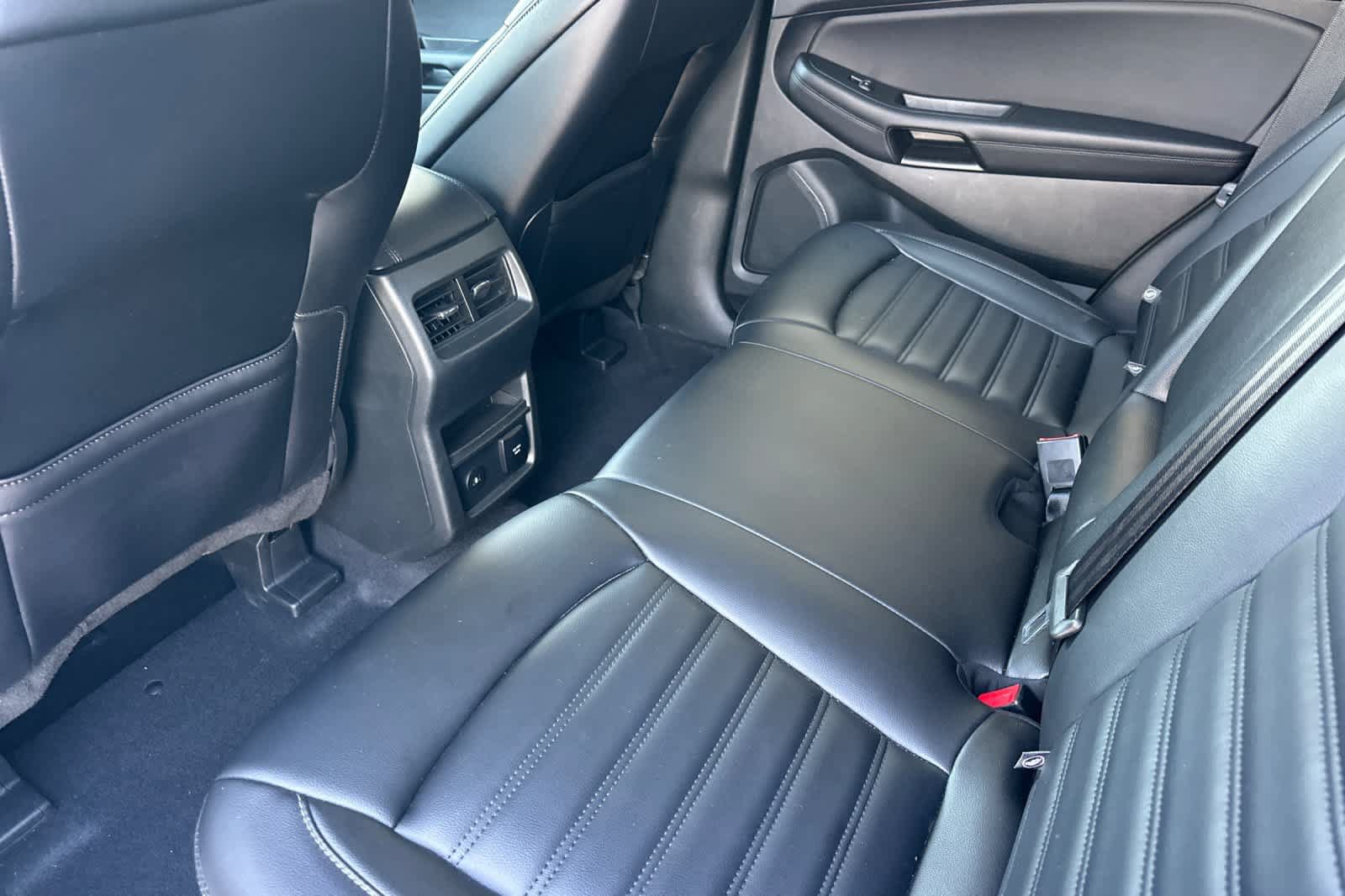 Certified 2024 Ford Edge SEL w/ Convenience Package AWD/4WD image 4