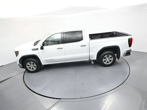 Used 2025 GMC Sierra 1500 SLT AWD/4WD image 27