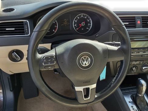 Used 2012 Volkswagen Jetta SE FWD image 13