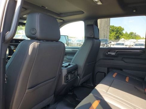 New 2026 GMC Sierra 2500 AT4 w/ AT4 Premium Plus Package AWD/4WD image 11