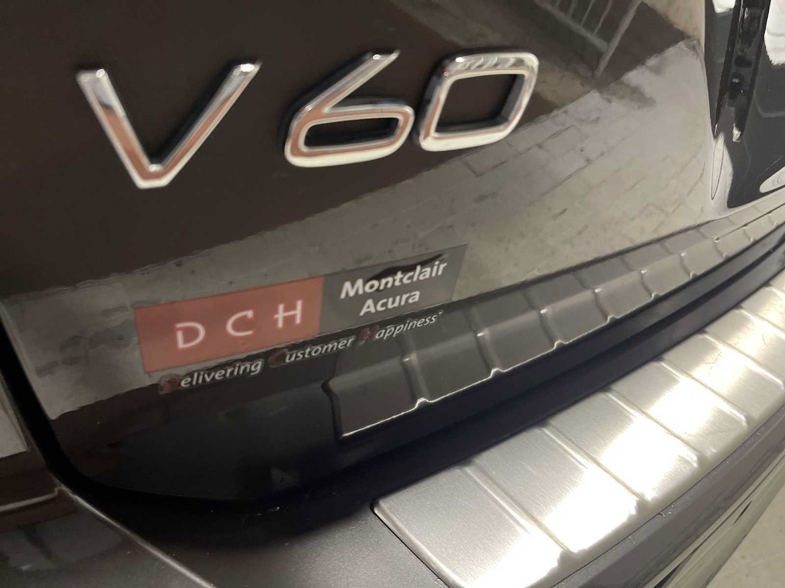 Used 2023 Volvo V60 B5 Cross Country Ultimate w/ Climate Package AWD/4WD image 7