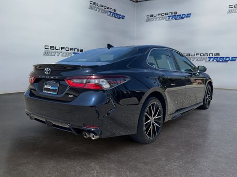 Used 2024 Toyota Camry SE image 5