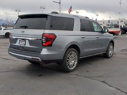 Used 2024 Ford Expedition Max Limited image 3