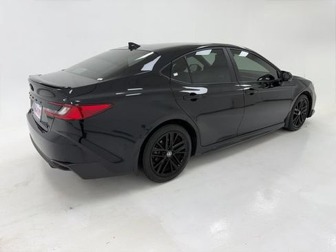 Used 2025 Toyota Camry SE FWD image 41