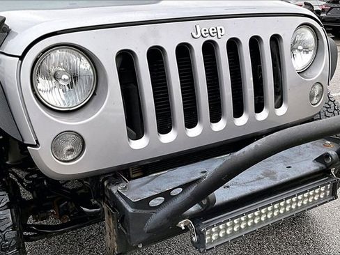 Used 2014 Jeep Wrangler Unlimited Rubicon w/ Dual Top Group image 26