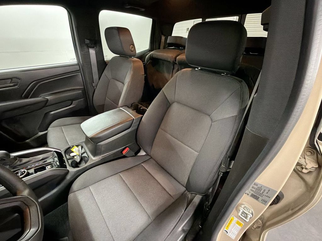 Certified 2024 Chevrolet Colorado Trail Boss w/ Technology Package AWD/4WD image 19