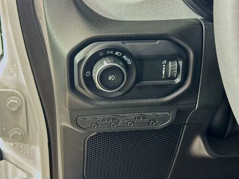 Used 2025 Jeep Wrangler Sport S image 14