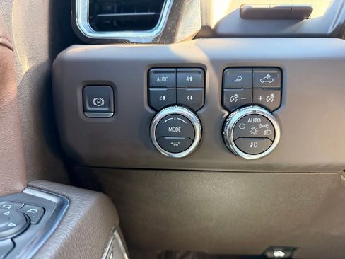 Used 2024 GMC Sierra 3500 Denali w/ Denali Reserve Package AWD/4WD image 22