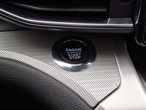 Certified 2022 Ford Explorer XLT w/ Equipment Group 202A image 25