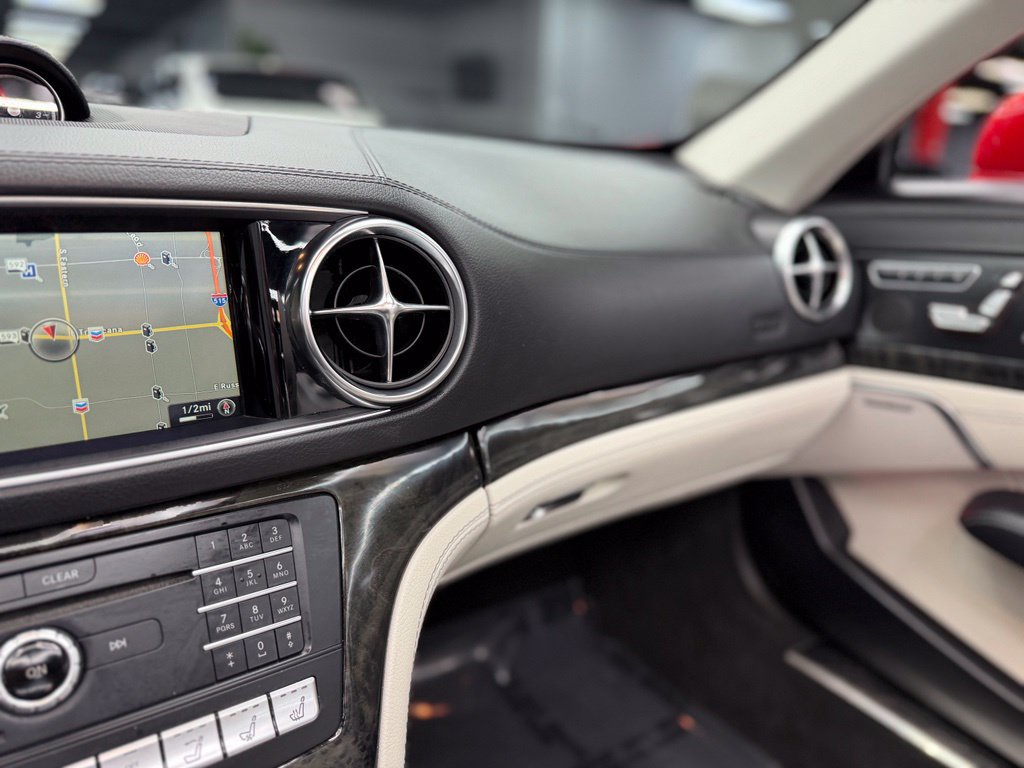 Used 2017 Mercedes-Benz SL 550 w/ Driver Assistance Package image 27