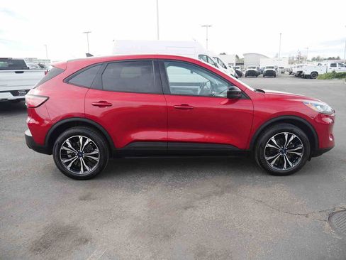 Used 2022 Ford Escape SE w/ SE Sport Appearance Package AWD/4WD image 18