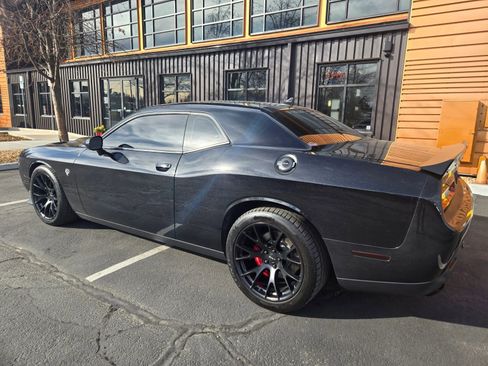 Used 2015 Dodge Challenger SRT Hellcat image 3