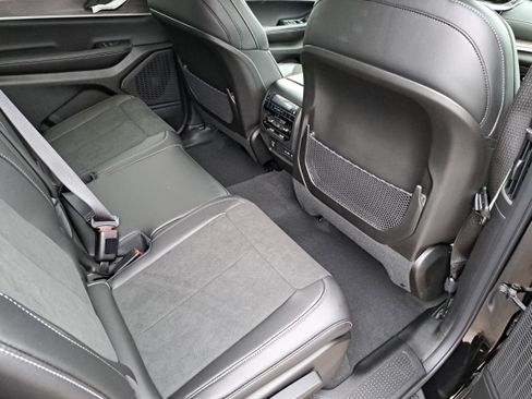 New 2026 Jeep Grand Cherokee L 4WD image 11