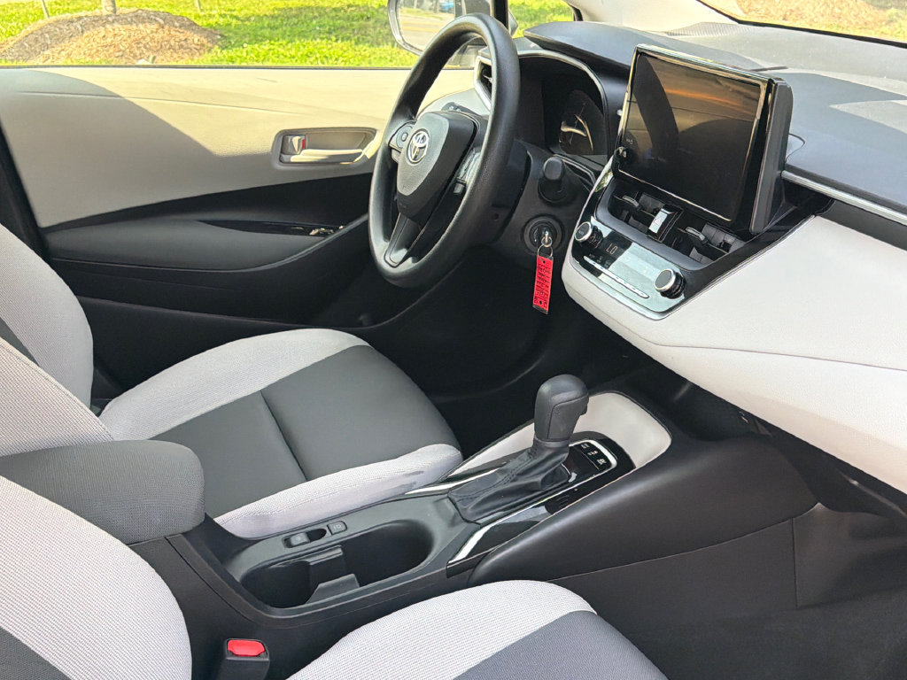 Used 2026 Toyota Corolla LE AWD/4WD image 9
