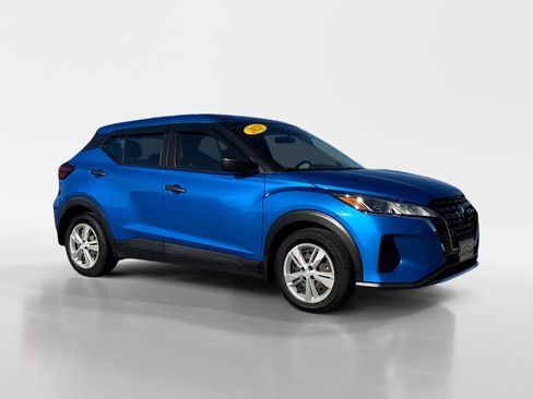 Used 2021 Nissan Kicks S image 4