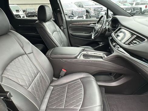 Used 2022 Buick Enclave Avenir w/ Avenir Technology Package image 15