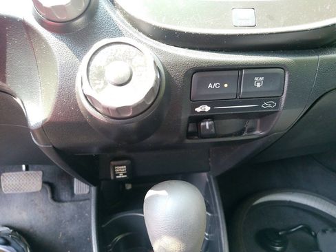 Used 2011 Honda Fit Sport image 32