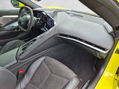 Used 2022 Chevrolet Corvette Stingray Preferred Cpe w/ Z51 Performance Package RWD image 22