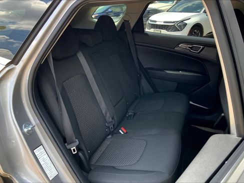 Used 2023 Kia Sportage LX FWD image 38