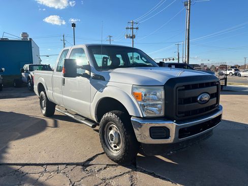 Used 2012 Ford F250 XL w/ PWR Equipment Group image 3