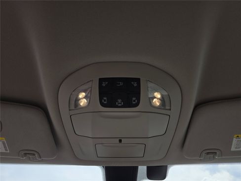 Used 2020 Chrysler Pacifica Touring-L FWD image 24