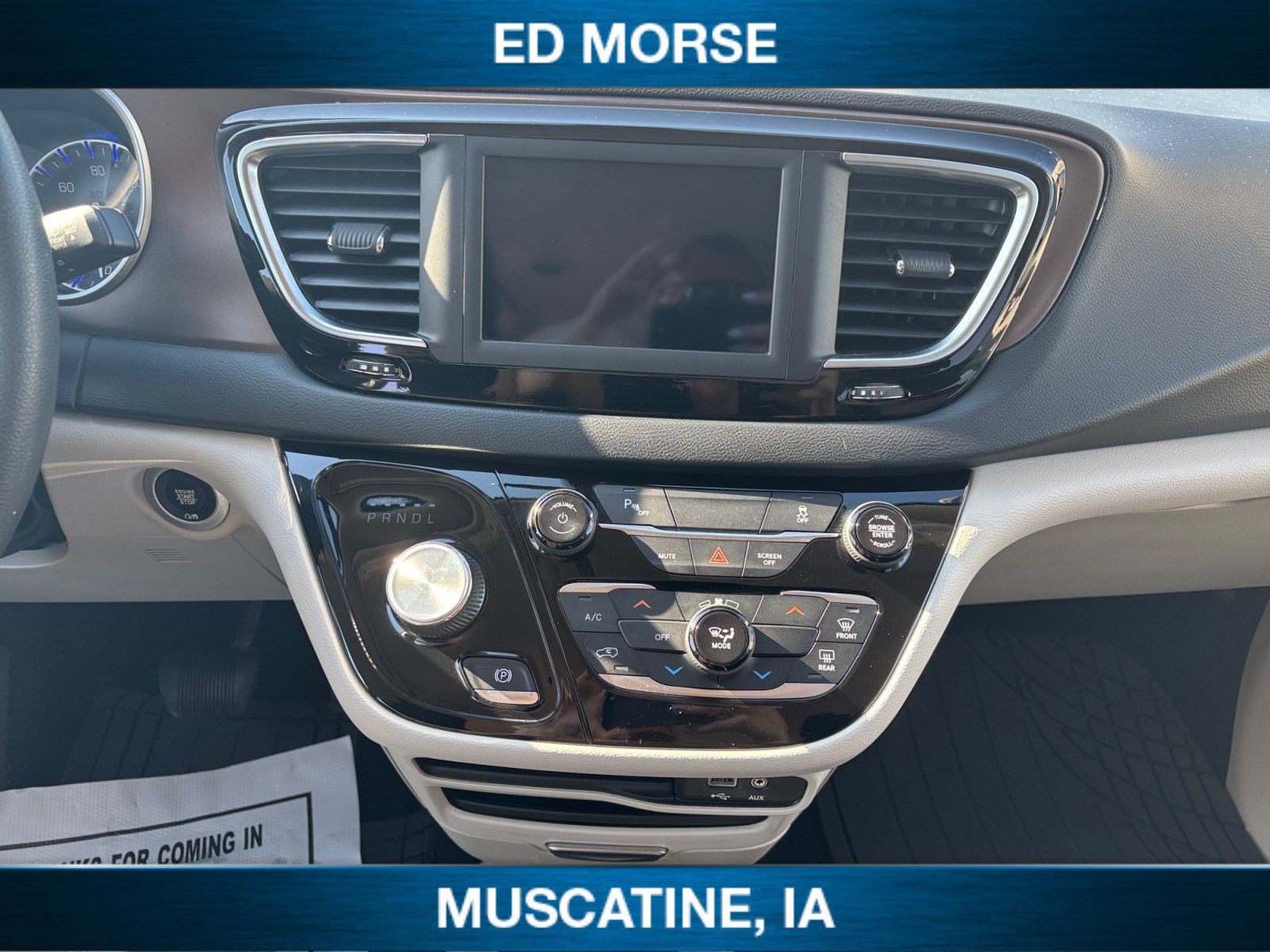 Used 2018 Chrysler Pacifica L FWD image 11