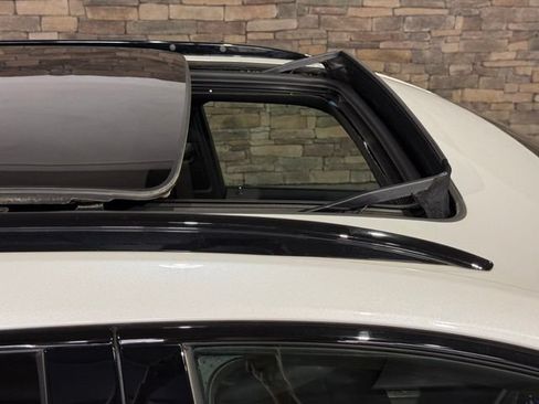Used 2022 Cadillac XT5 Sportv AWD/4WD image 2