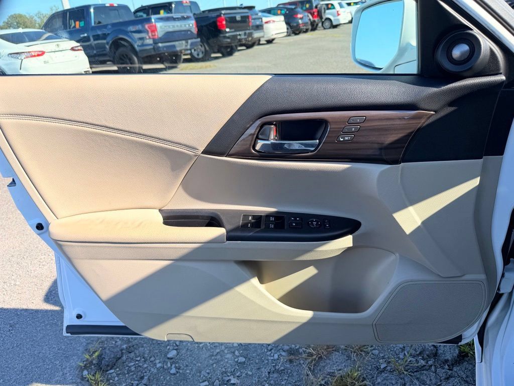 Used 2017 Honda Accord EX-L image 20