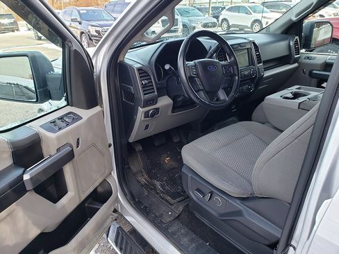 Used 2017 Ford F150 XLT w/ Equipment Group 302A Luxury image 6