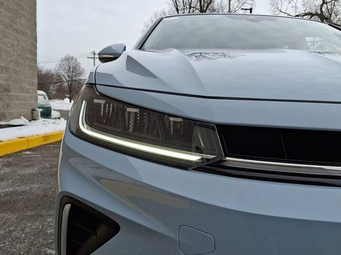 Certified 2025 Volkswagen Jetta SEL image 10