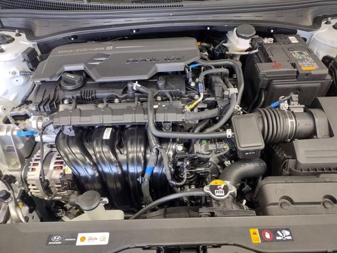 Used 2025 Hyundai Elantra Sport FWD image 8