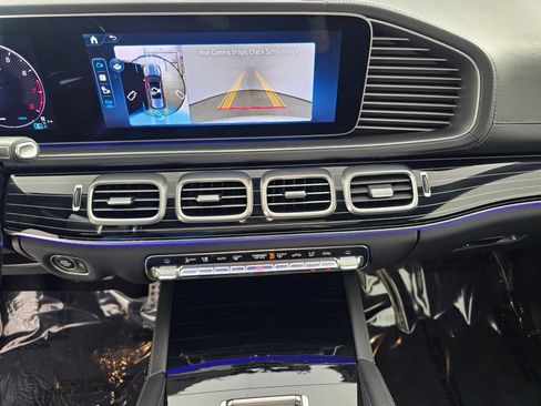 Certified 2025 Mercedes-Benz GLS 580 4MATIC image 24