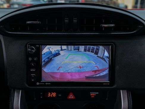 Used 2017 Toyota 86 image 56